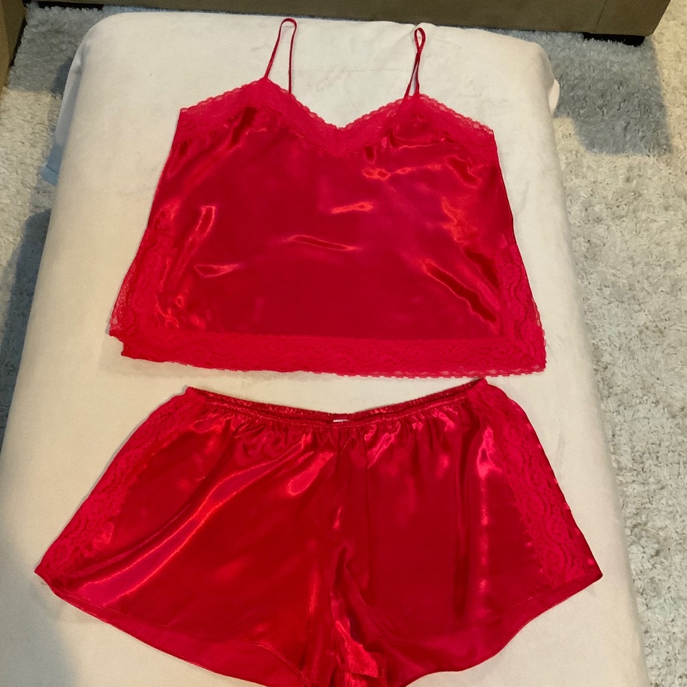 Flora Red L Camisole & Shorts Lace Adjustable Straps Sleep Luxe Holiday Feminine